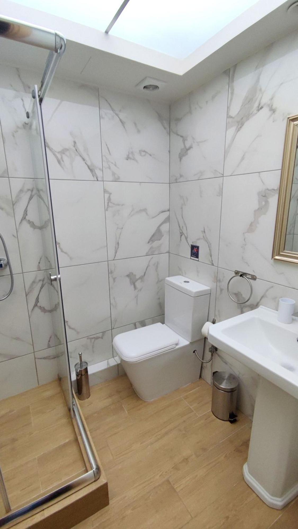 Ermou Downtown Suites By Athens Urban Retreat Bagian luar foto