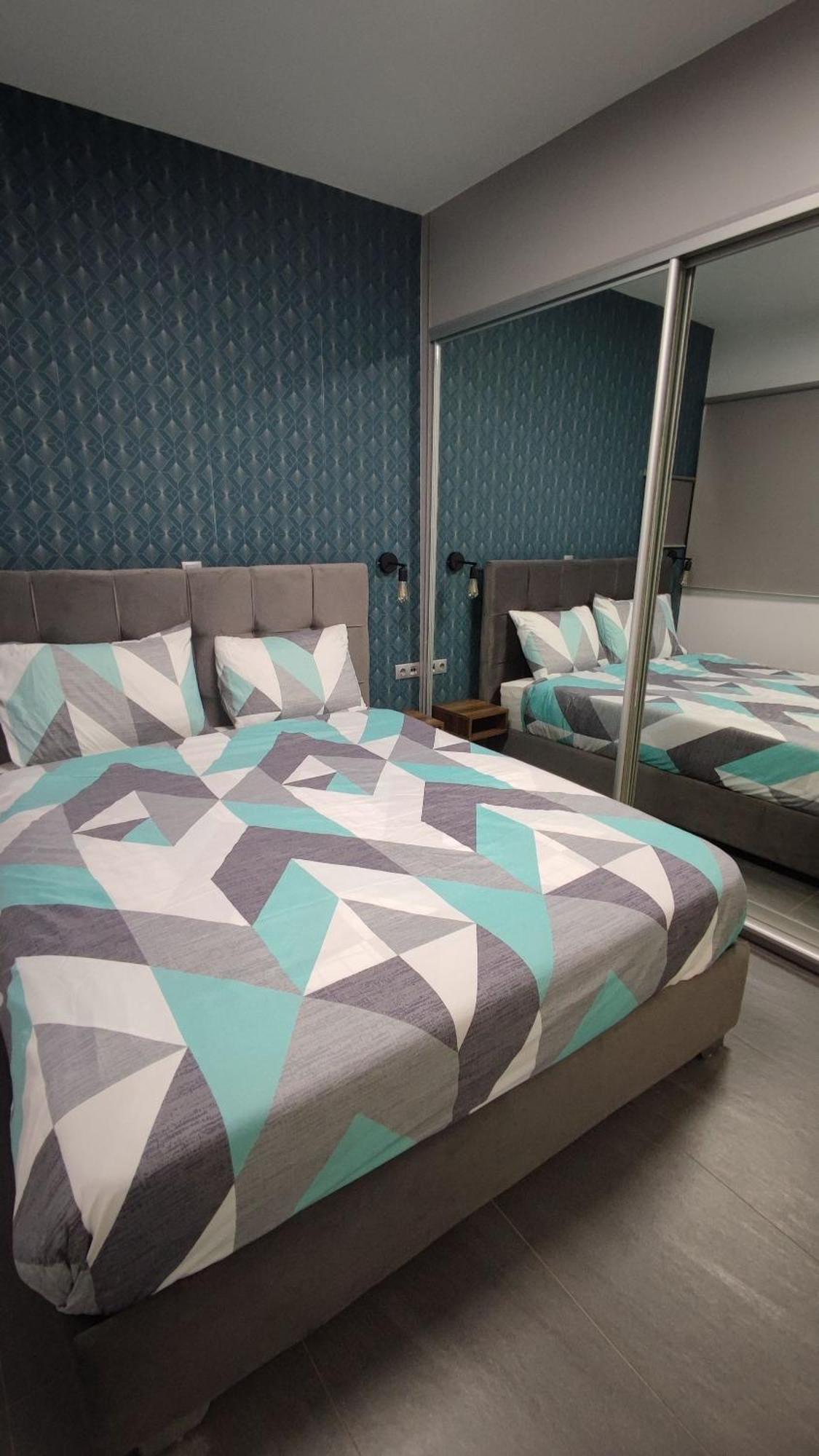 Ermou Downtown Suites By Athens Urban Retreat Bagian luar foto