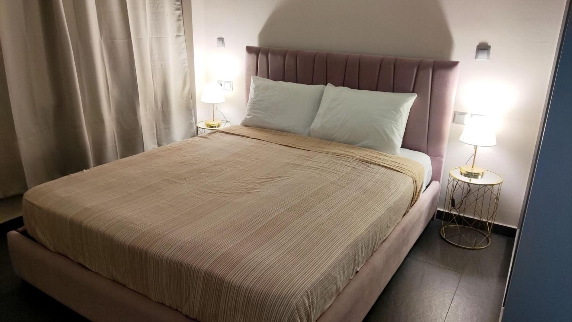 Ermou Downtown Suites By Athens Urban Retreat Bagian luar foto