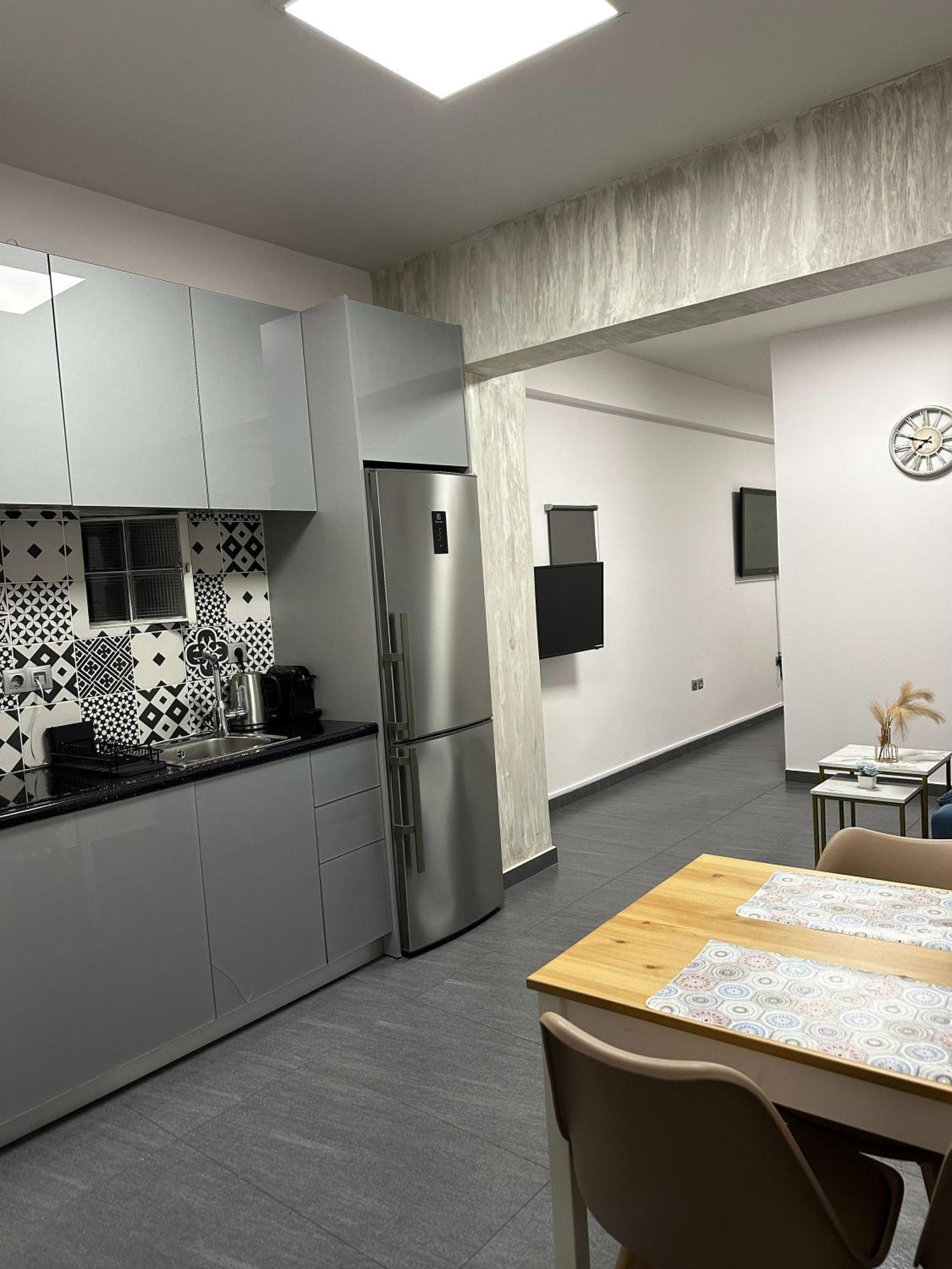 Ermou Downtown Suites By Athens Urban Retreat Bagian luar foto