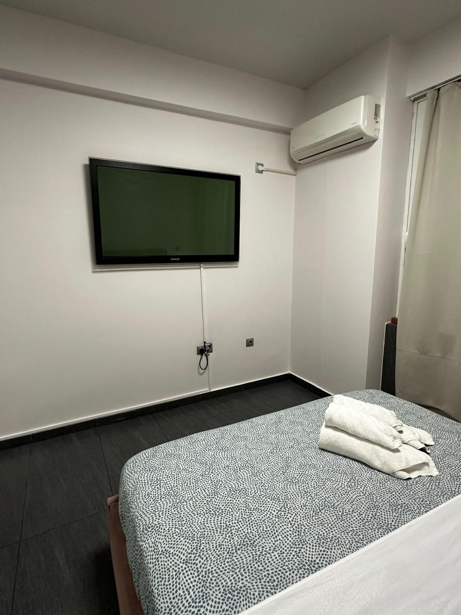 Ermou Downtown Suites By Athens Urban Retreat Bagian luar foto