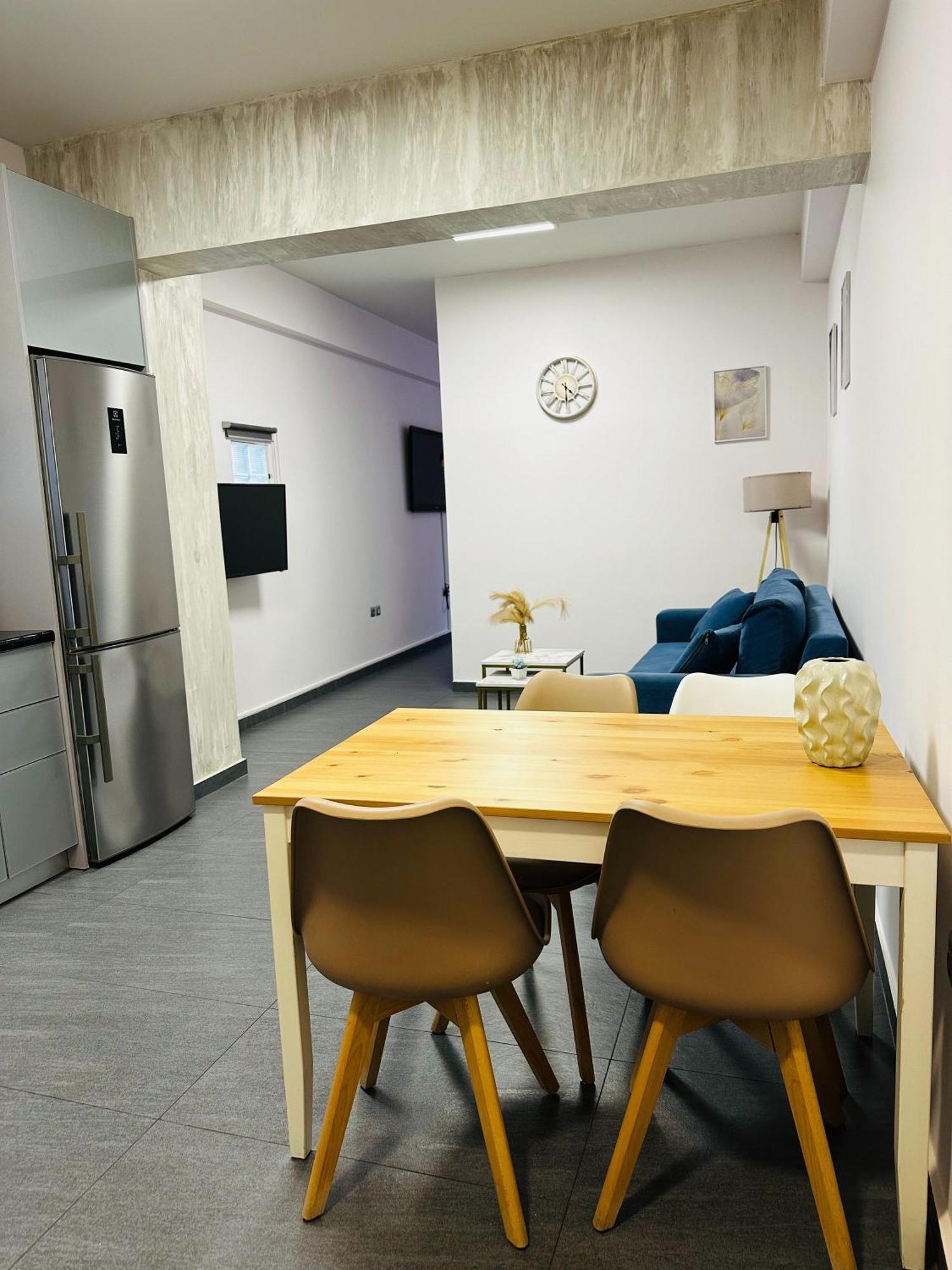 Ermou Downtown Suites By Athens Urban Retreat Bagian luar foto